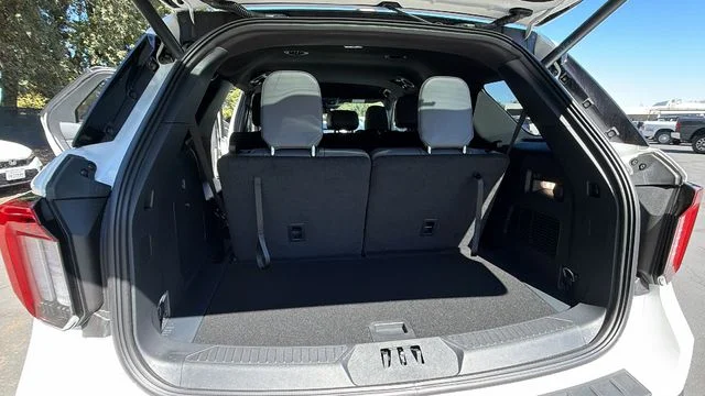 New 2027 White Ford 4DR 4WD ACTIVE image 13