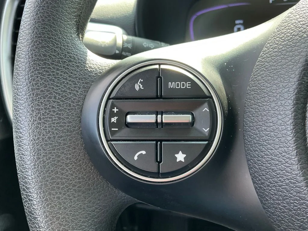 Used 2025 White Kia LX image 35