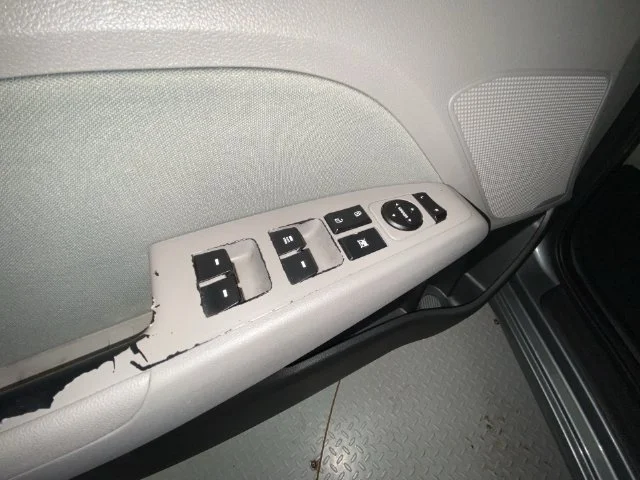 Used 2017 Gray Hyundai SE image 13