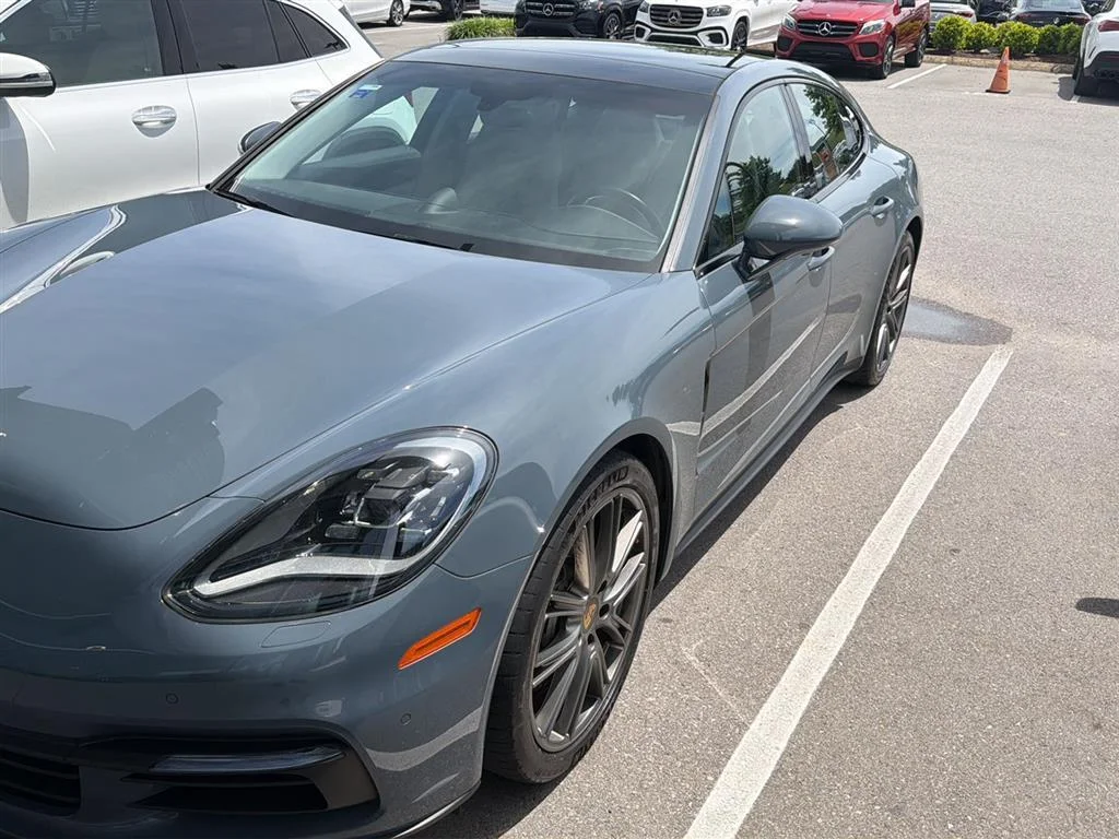 2018 Porsche Panamera 4S's photo