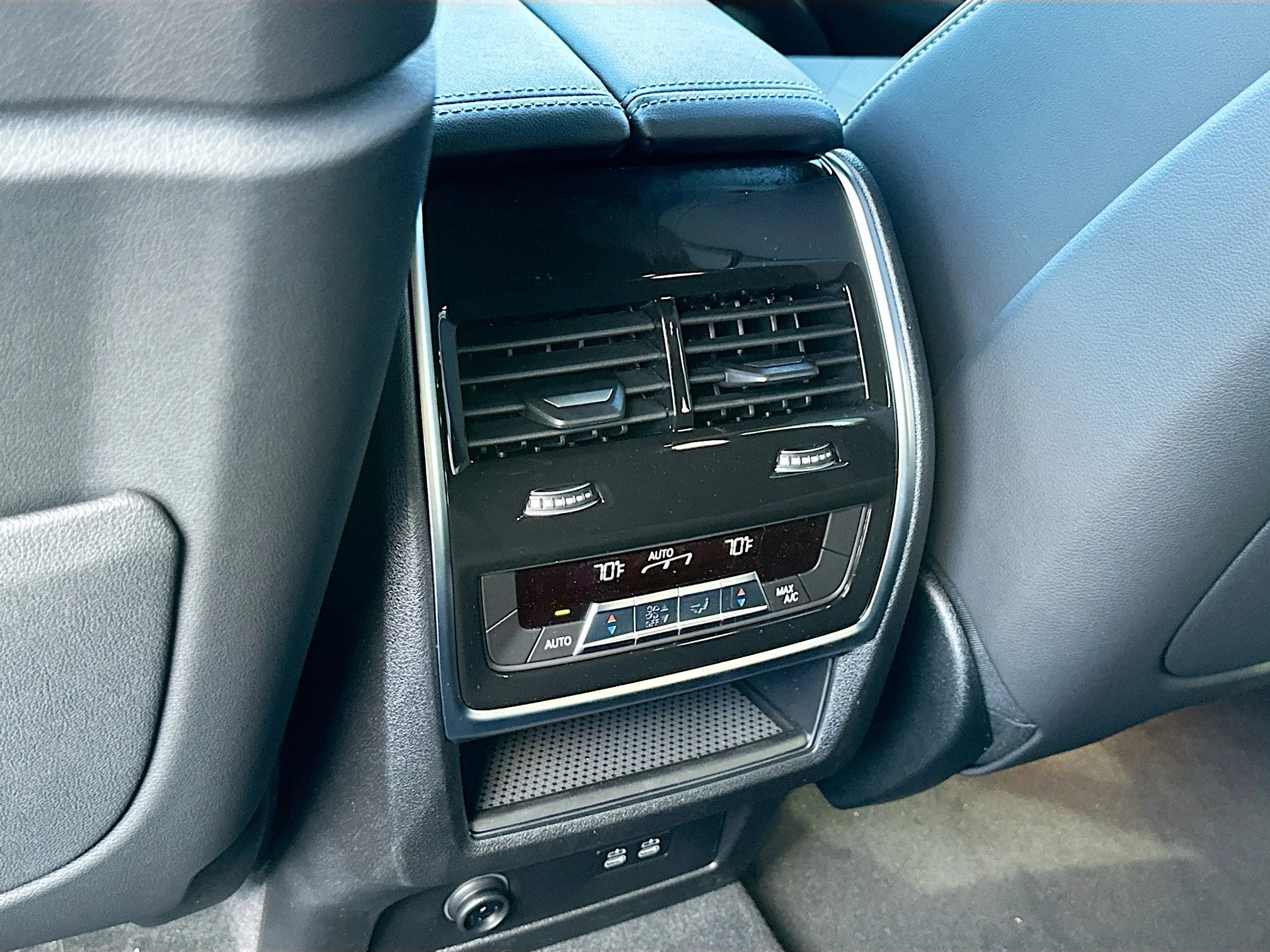 2026 BMW X5 M60i - Photo 19