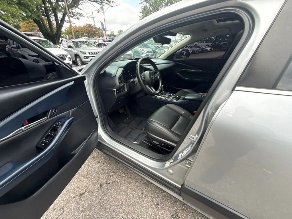 Used 2021 Silver Mazda Preferred image 13