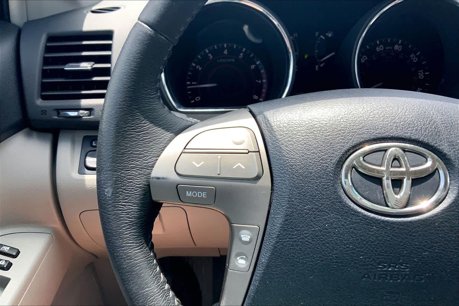 Used 2010 Waveline Pearl Toyota Limited image 22