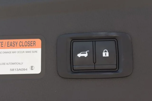 Used 2025 Silver Mitsubishi SEL image 15
