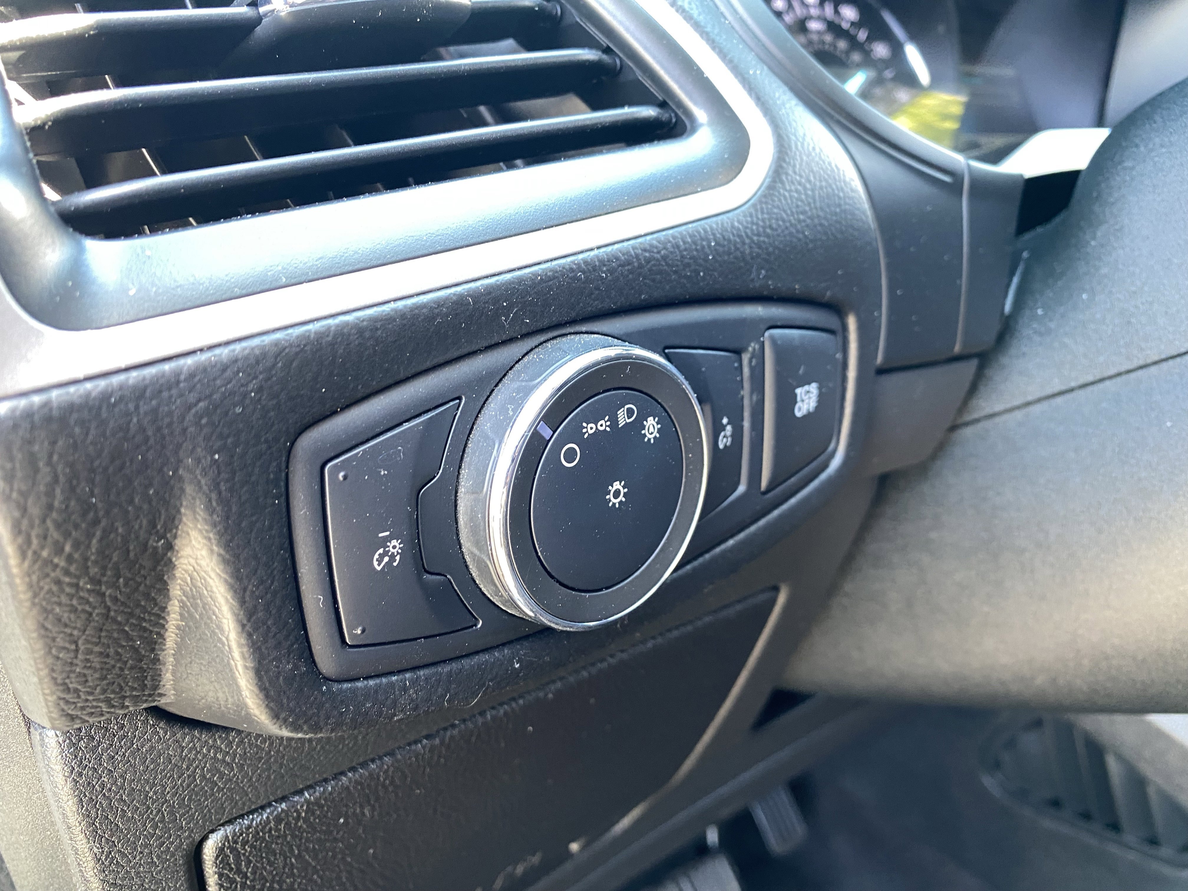 Used 2023 Agate Black Metallic Ford SE image 20