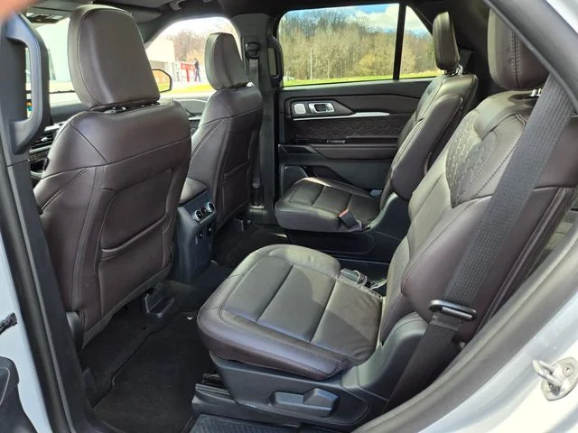 Used 2025 White Ford Platinum image 13