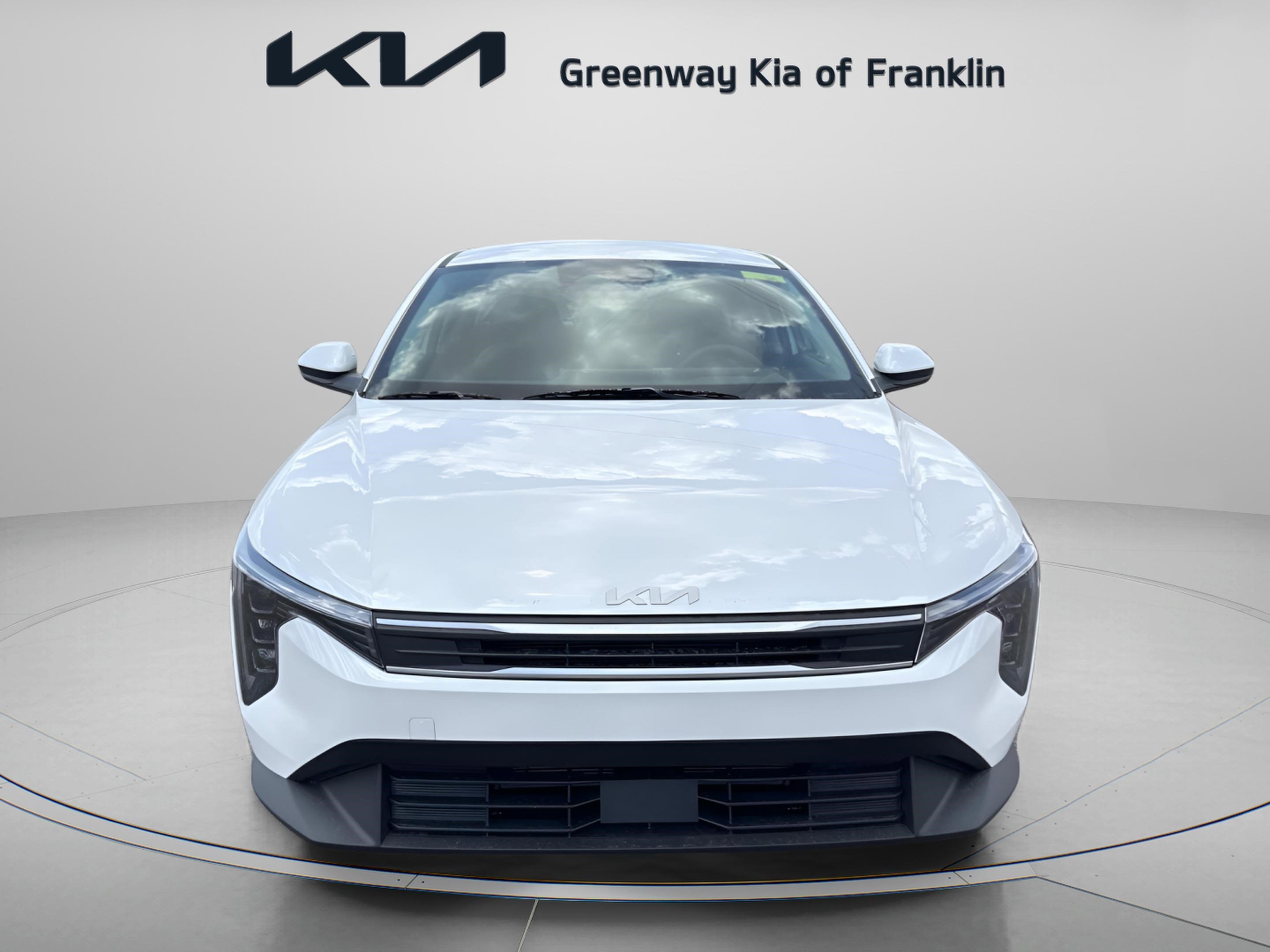 New 2026 Snow White Pearl Kia LX image 2