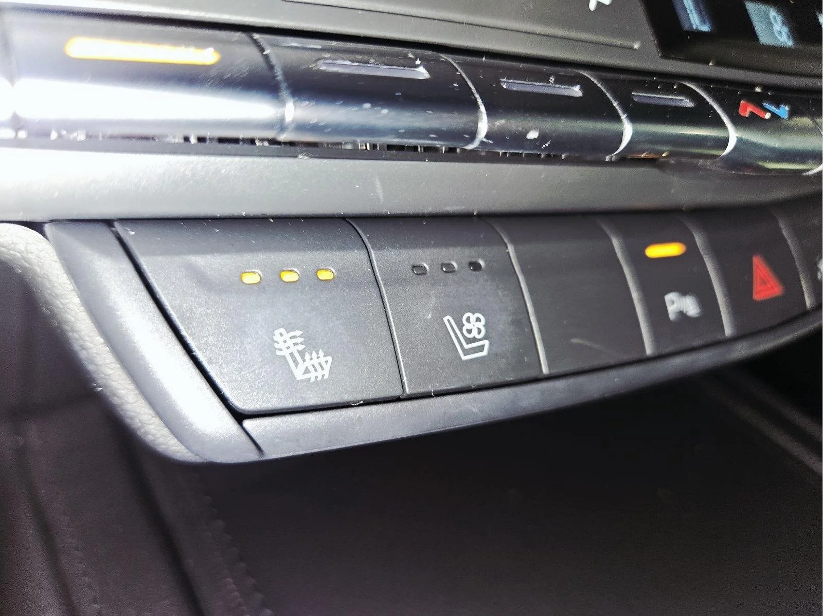 Used 2021 Crystal White Tricoat Cadillac AWD Sport image 41