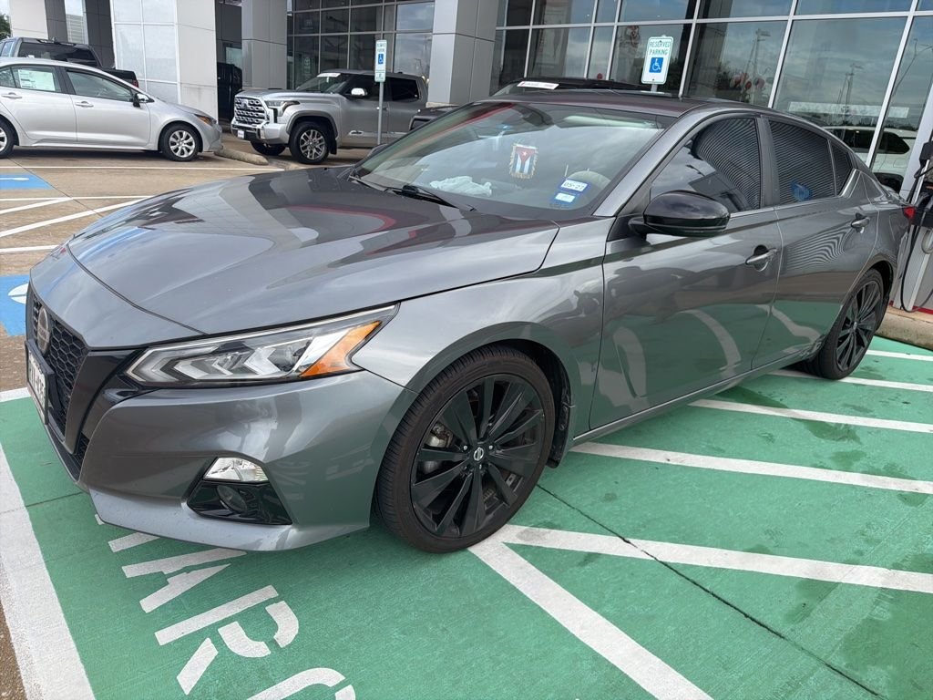 Used 2022 Gray Nissan 2.5 SR image 1