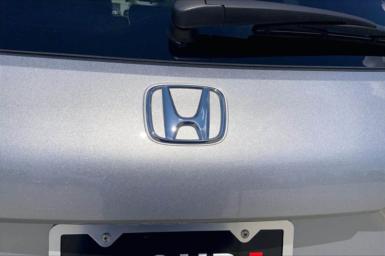 Used 2026 Solar Silver Metallic Honda LX image 10
