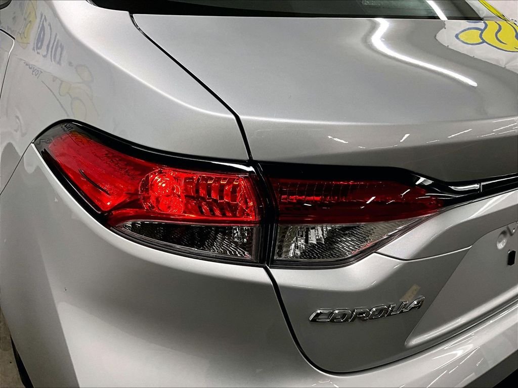 Used 2025 Silver Toyota LE image 31