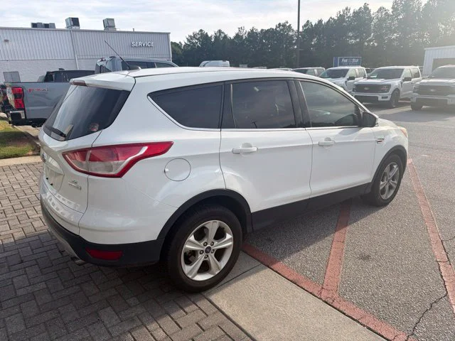 Used 2016 Oxford White Ford SE image 2