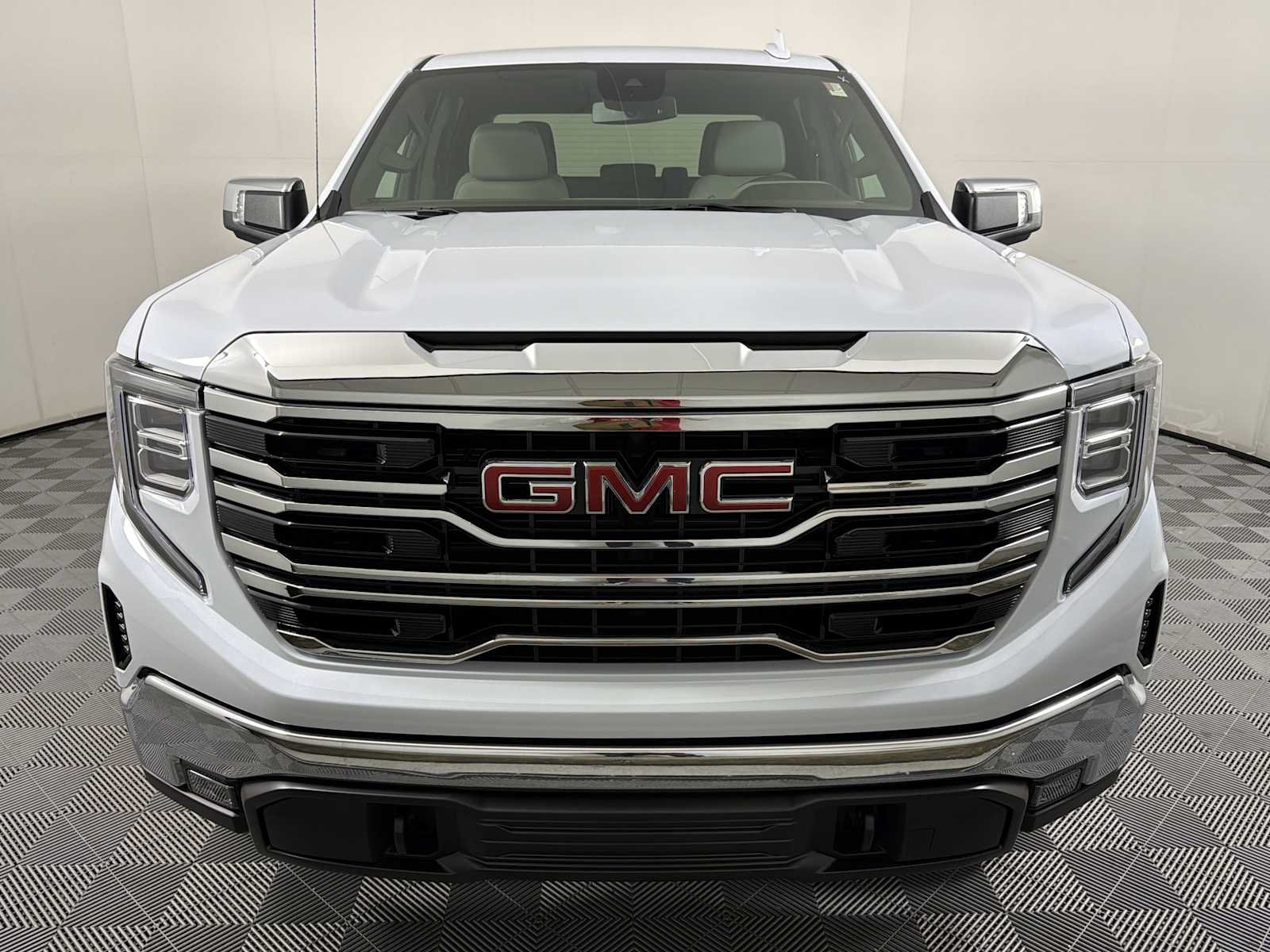 New 2026 Glacier White Tricoat GMC SLT image 2