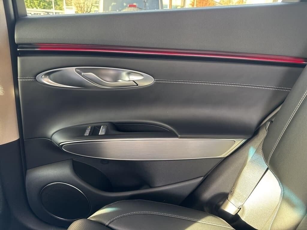 New 2026 Red Genesis 2.5T SELECT image 45