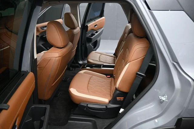 New 2026 Boulder Gray Pearl Nissan Platinum image 16