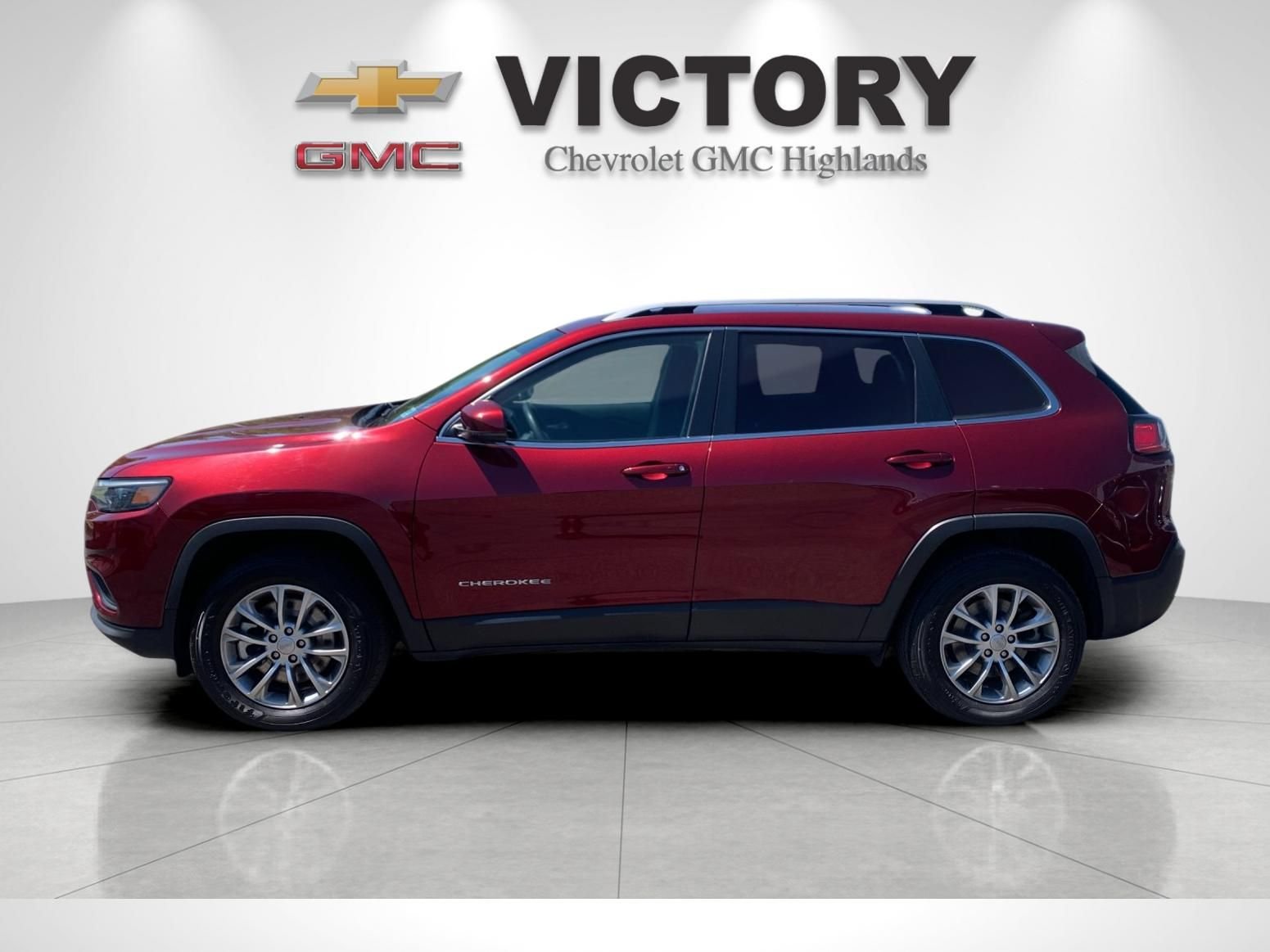 Used 2021 Red Jeep Latitude Lux image 6