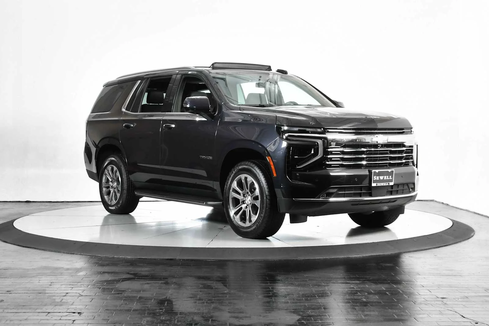 Used 2025 Dark Ash Metallic Chevrolet LT image 8