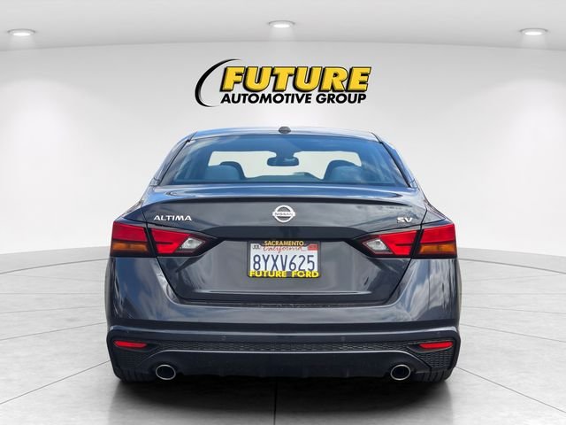 Used 2019 Blue Nissan 2.5 SV image 5