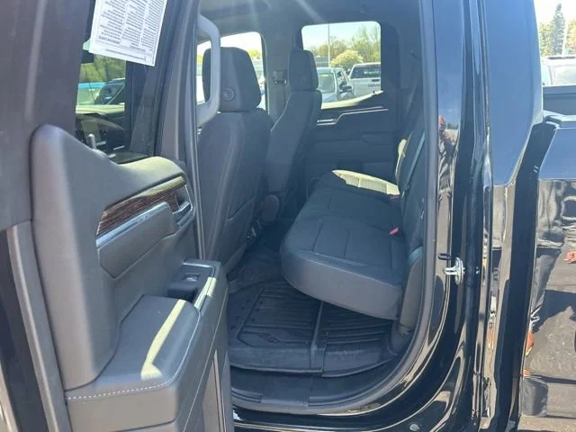 Used 2024 Onyx Black GMC Elevation image 23