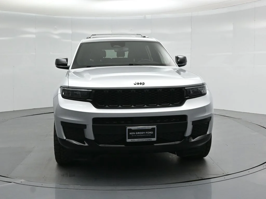 Certified Used 2021 Silver Jeep Altitude image 20