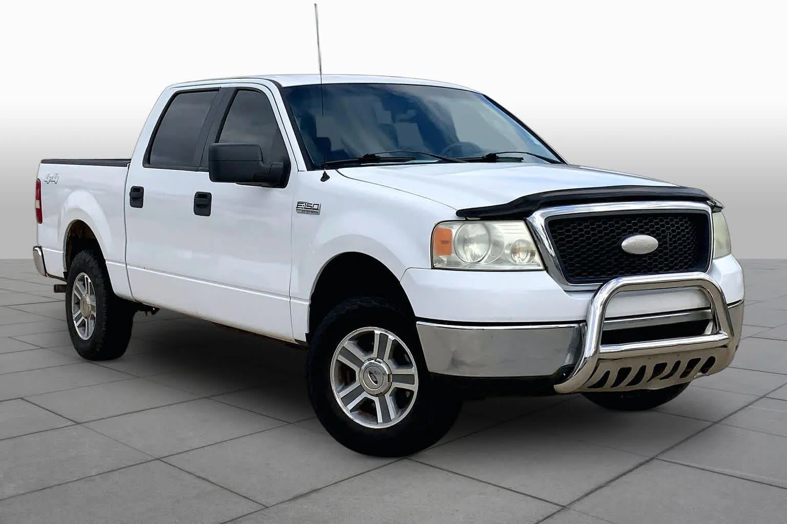 Used 2007 White Sand Tri-Coat Metallic Ford XLT image 2