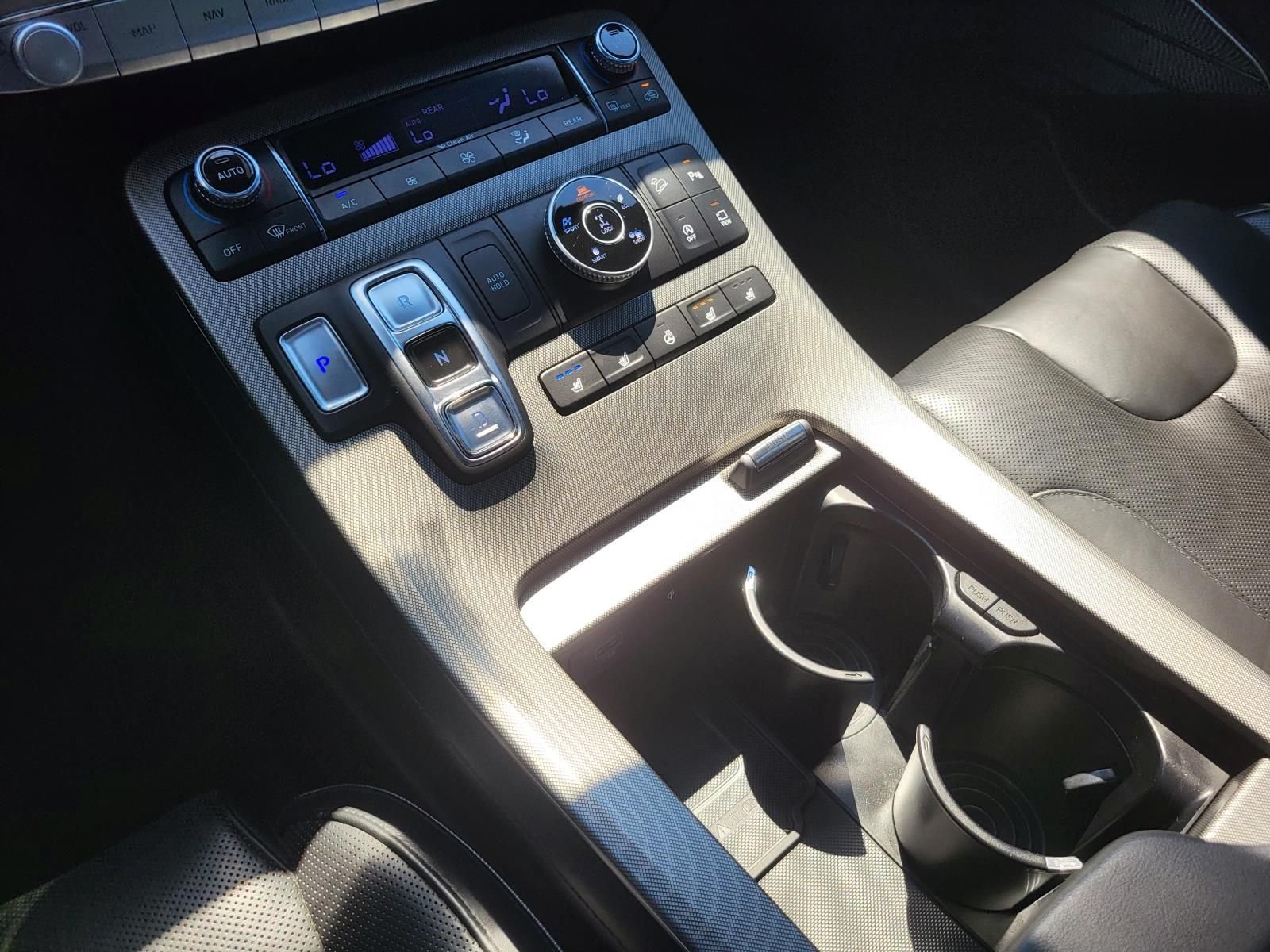 Used 2021 Hyper White Hyundai Calligraphy image 29