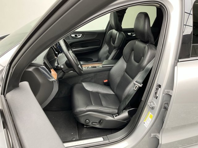 Used 2024 Silver Dawn Metallic Volvo Plus Dark Theme image 9