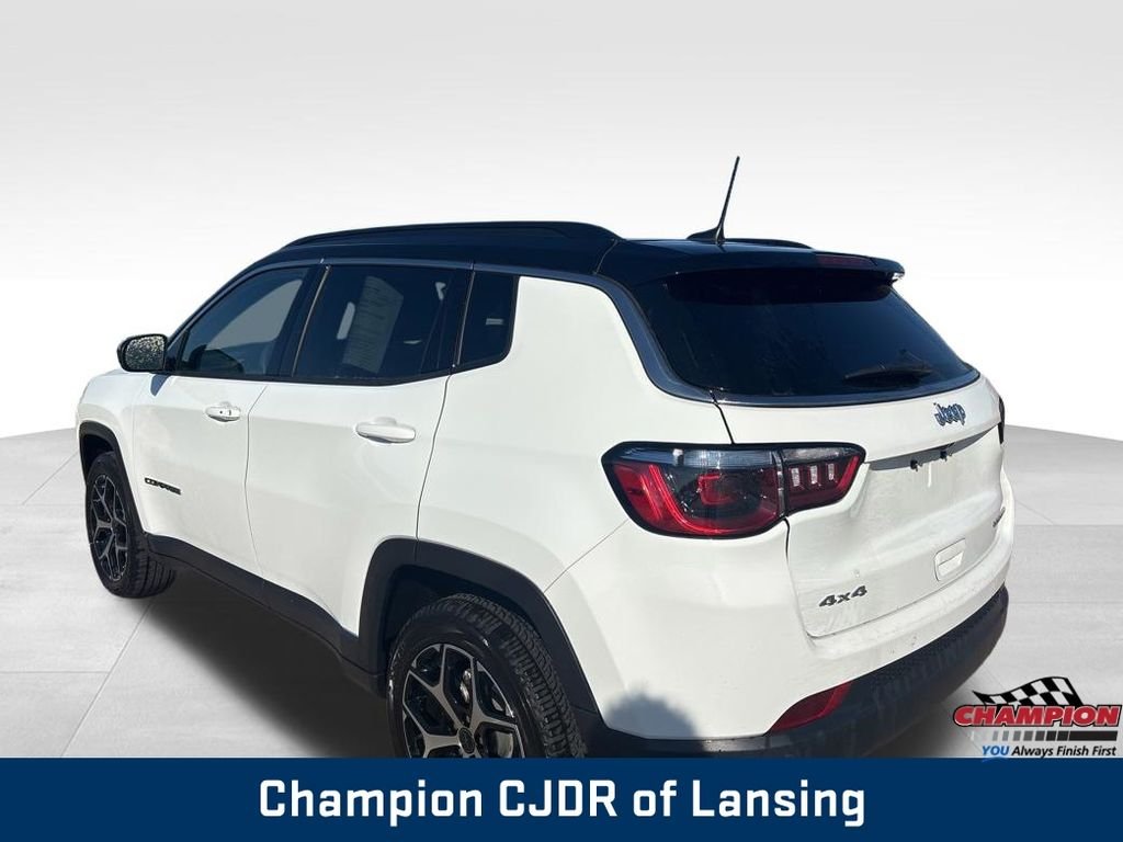 Used 2025 White Jeep Limited image 5