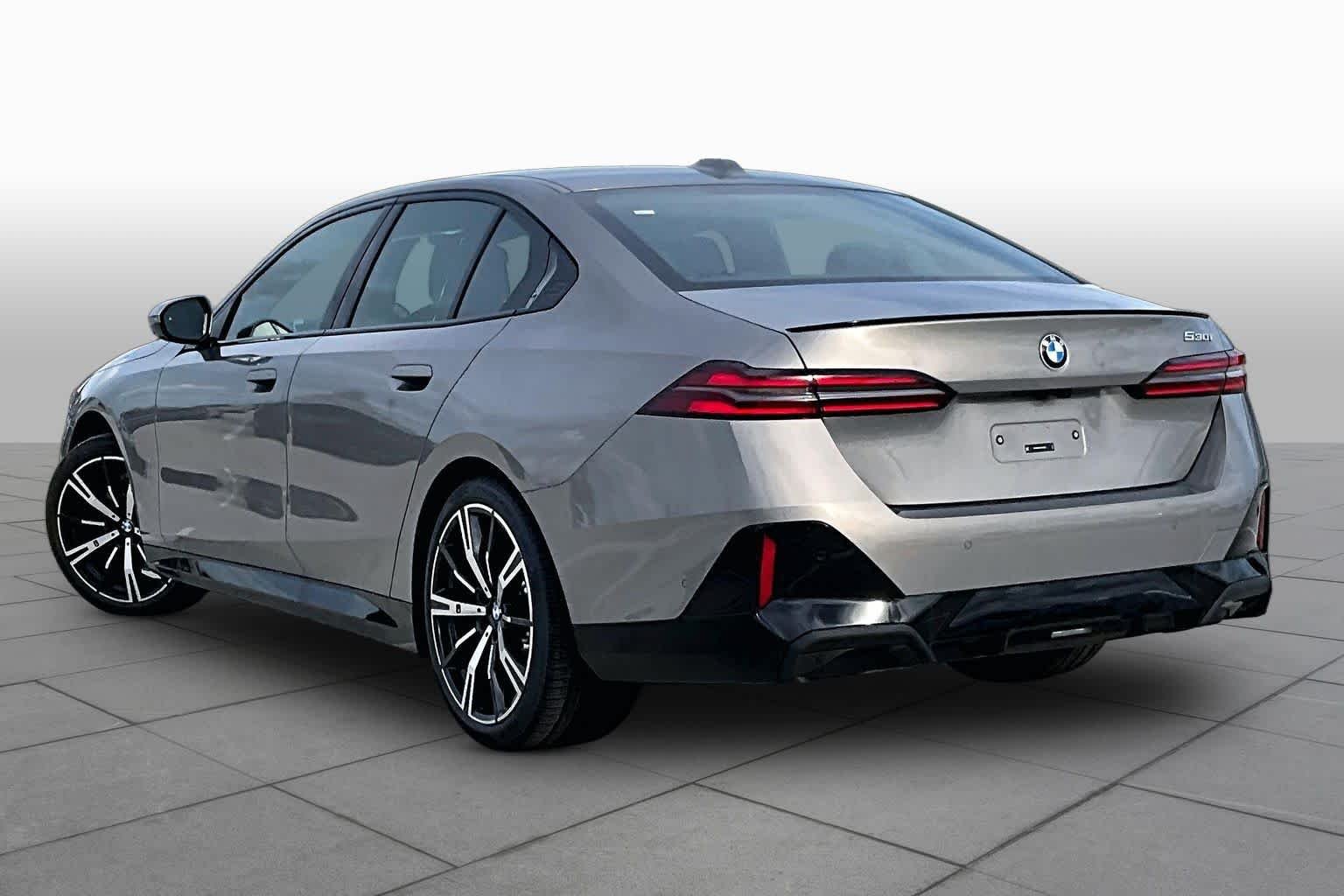 Used 2027 Oxide Grey Metallic BMW 530i image 12