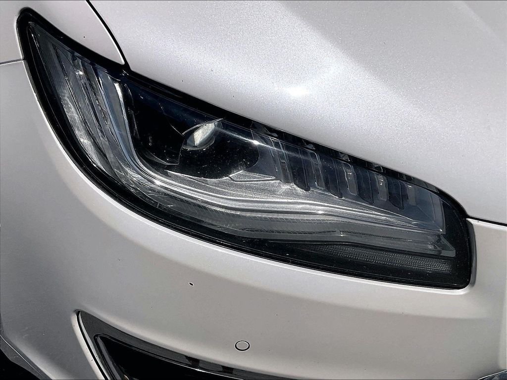Used 2017 White Lincoln Reserve image 31