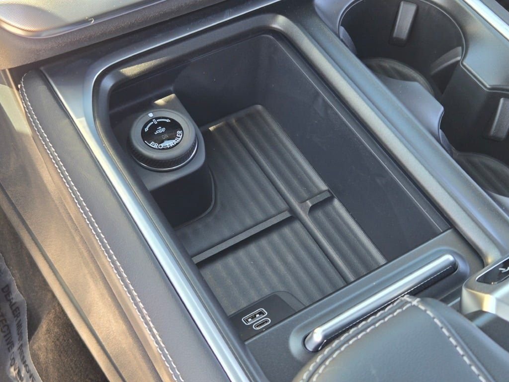 New 2026 Agate Black Metallic Ford MAX Platinum® image 32