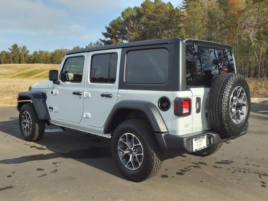 Used 2025 Bright White Clearcoat Jeep Sport S image 17