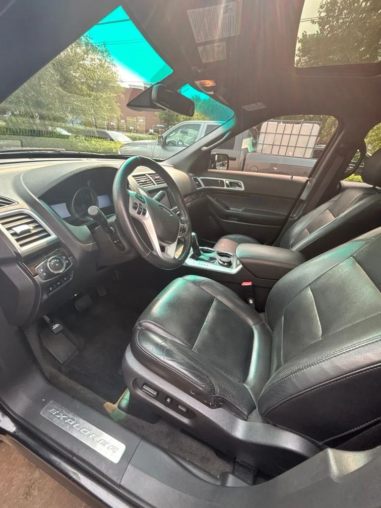 Used 2013 Black Ford Limited image 12