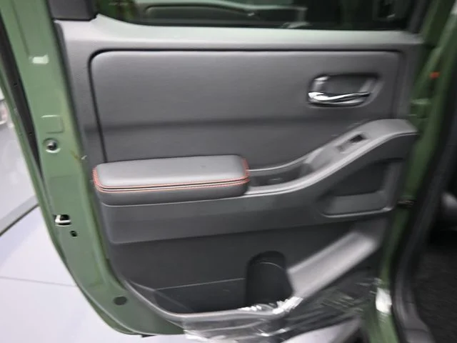 2025 Nissan Frontier PRO-X - Photo 10