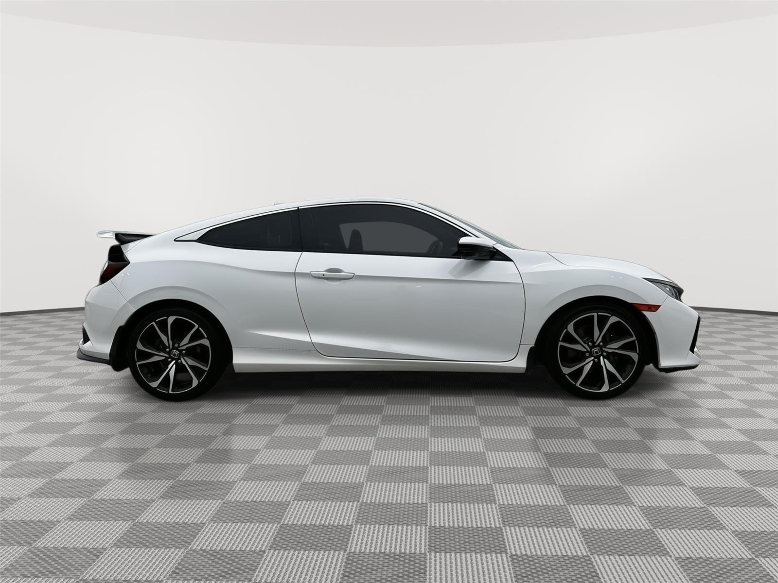 Used 2018 White Orchid Pearl Honda  image 5