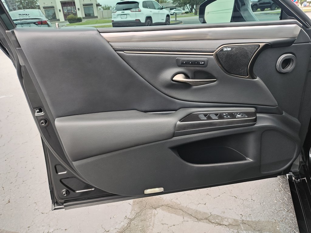 Used 2019 Black Lexus 350 F Sport image 12