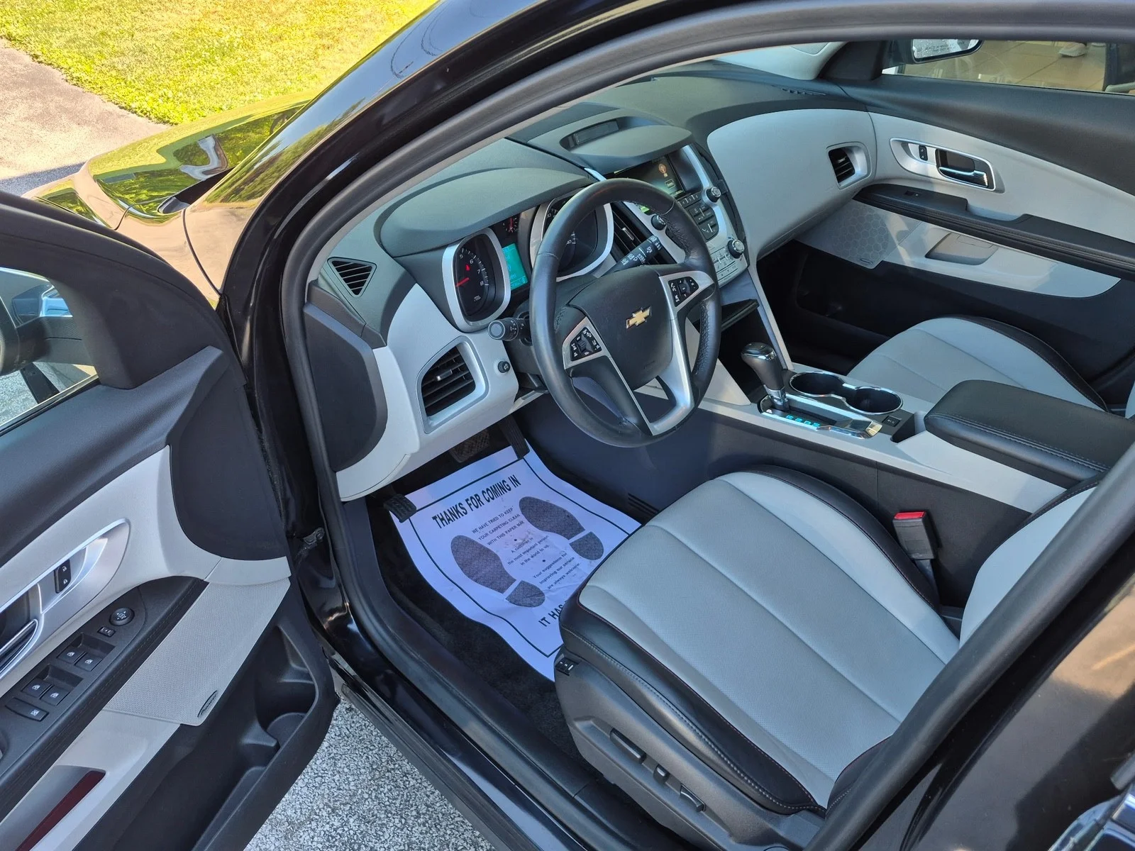 Used 2017 MOSAIC BLACK Chevrolet Premier image 3
