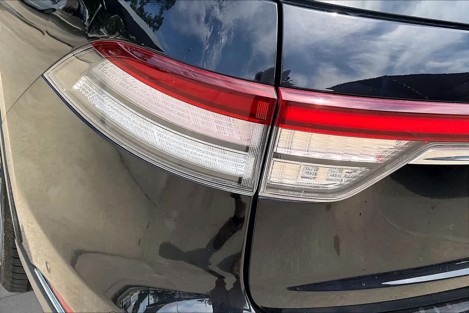 Used 2020 Infinite Black Lincoln Reserve image 28