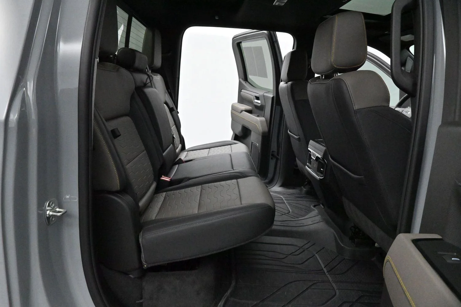 Used 2025 Slate Gray Metallic Chevrolet ZR2 image 34