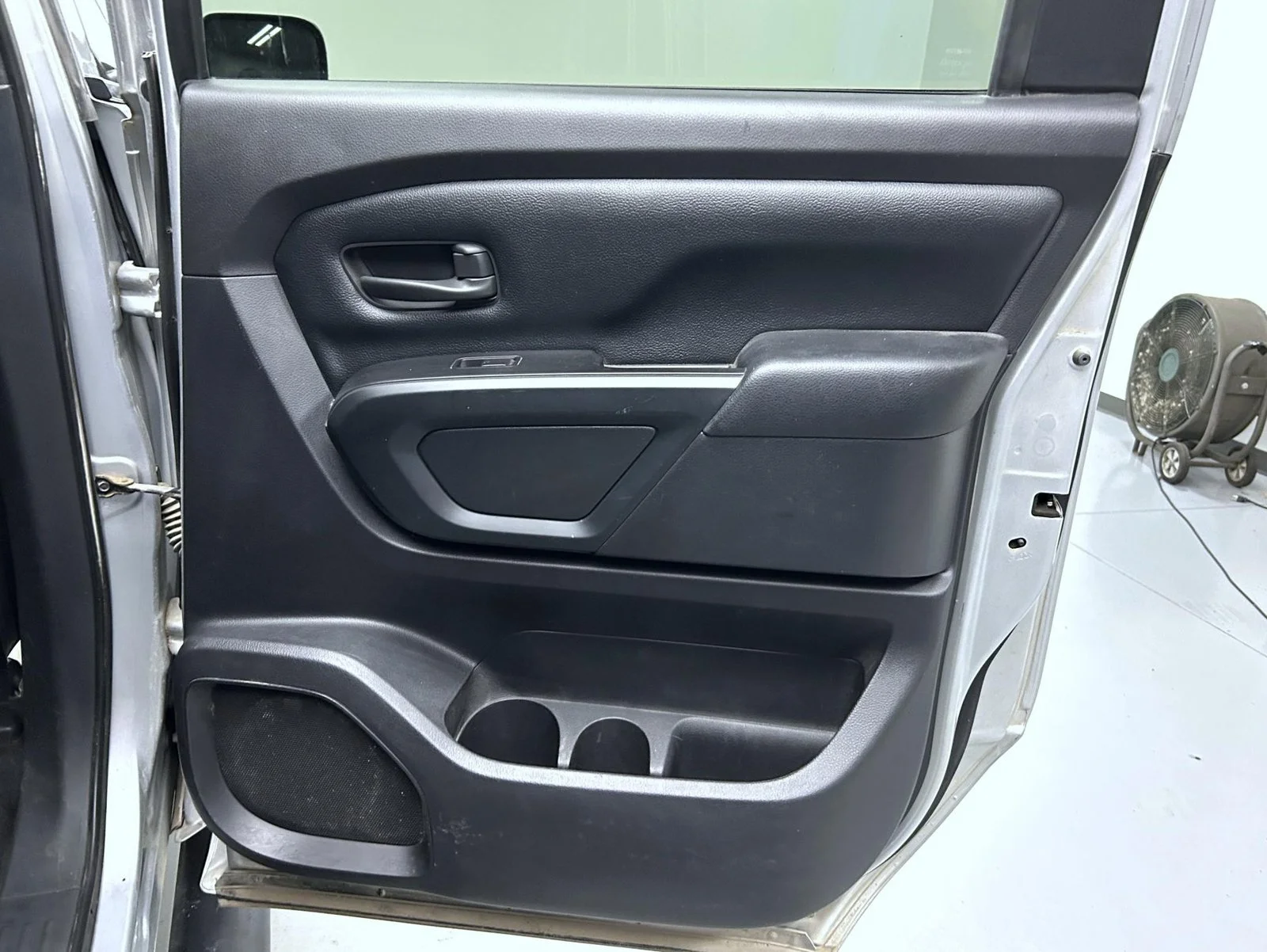 Used 2017 Silver Nissan S image 18