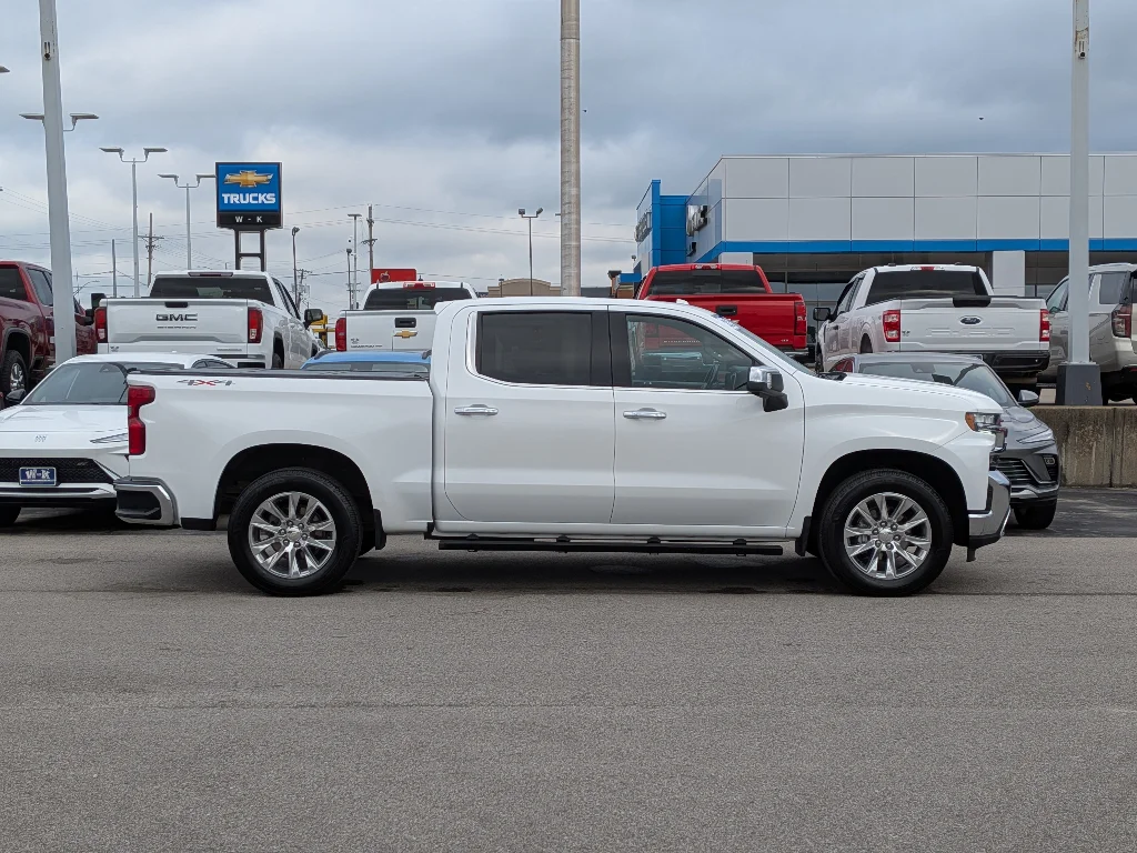 Used 2022 Summit White Chevrolet LTZ image 2