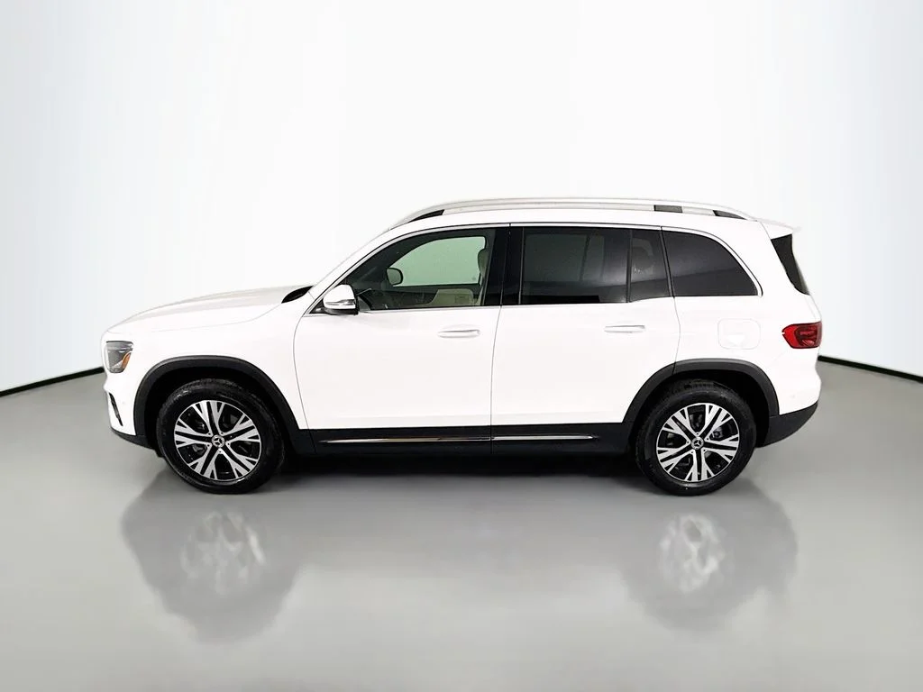 Certified Used 2025 Polar White Mercedes-Benz GLB 250 image 8