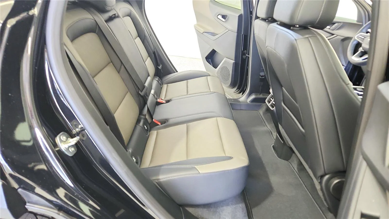 2026 Chevrolet Equinox LT - Photo 36