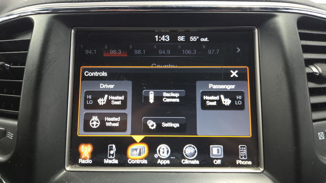 Used 2017 Billet Silver Metallic Clearcoat Jeep Altitude image 15