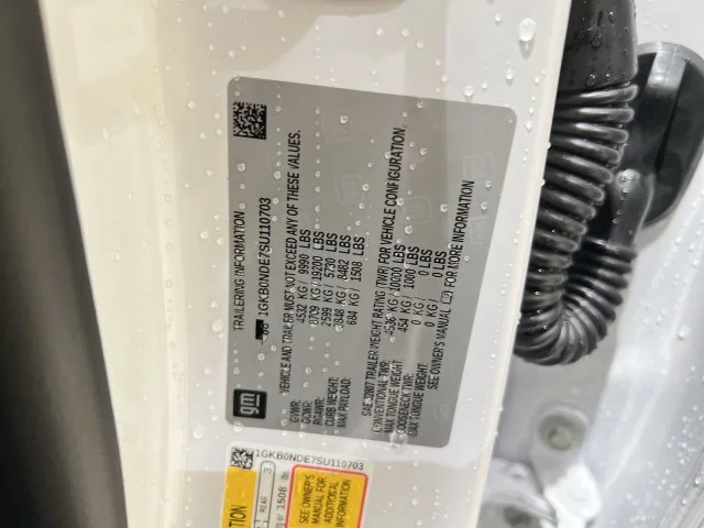 Used 2025 White GMC 2X image 32