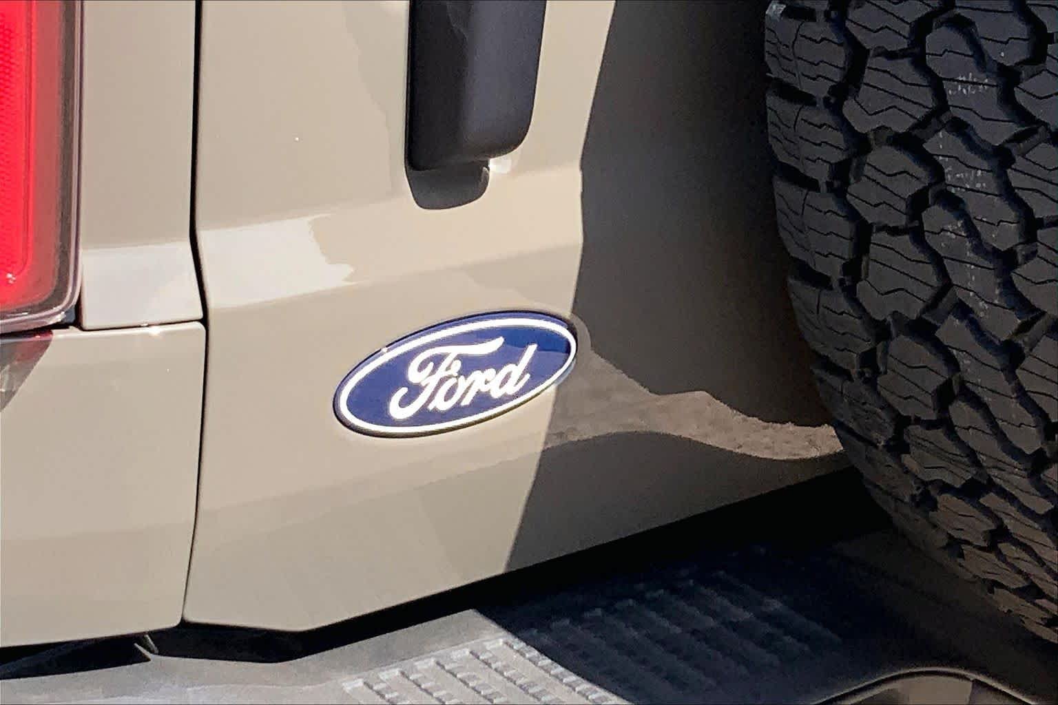 New 2026 Marsh Gray Ford Badlands® image 15