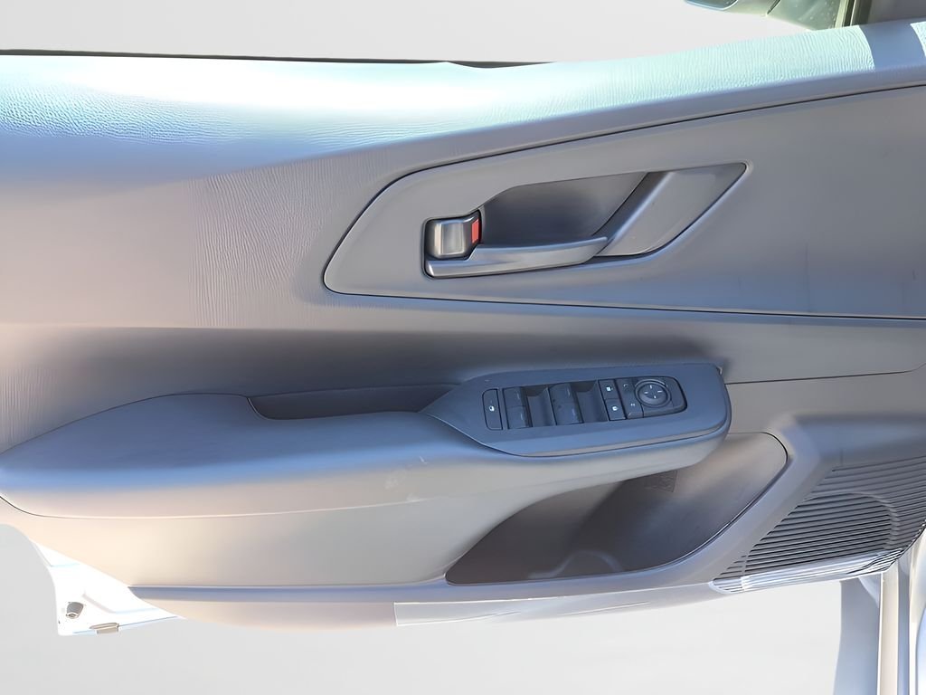 2026 Toyota Prius Plug-in Hybrid SE - Photo 14