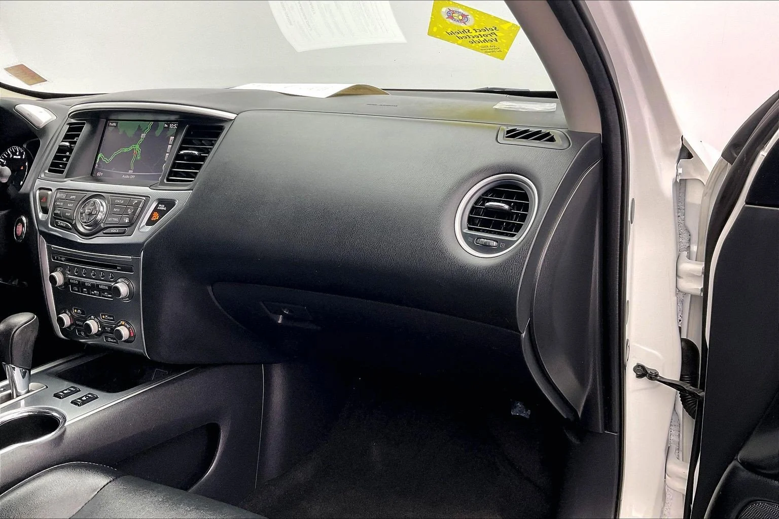 Used 2020 Glacier White Nissan SL image 16