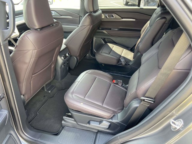 New 2026 Carbonized Gray Metallic Ford Platinum image 10