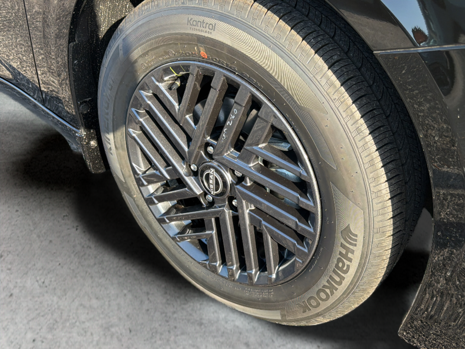 New 2027 Black Nissan SV image 37